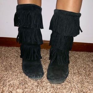 Minnetonka FRINGE boots